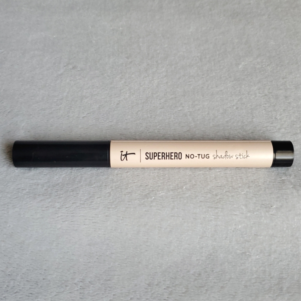 🆕️ IT SUPERHERO No-Tug Shadow Stick (BOLD BUBBLY Pearl Finish)